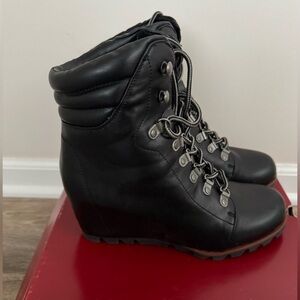 Espirit Sammie Wedge Lace up boots